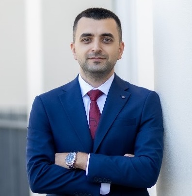 Təlimçi